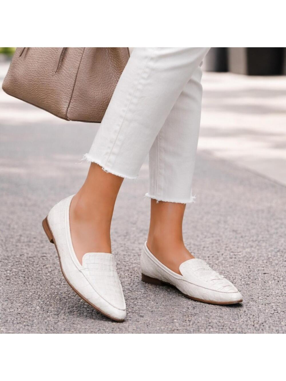✨ Dolce Vita Croc Embossed Beige Pointed Toe Loafers Womens Size 6.5✨
